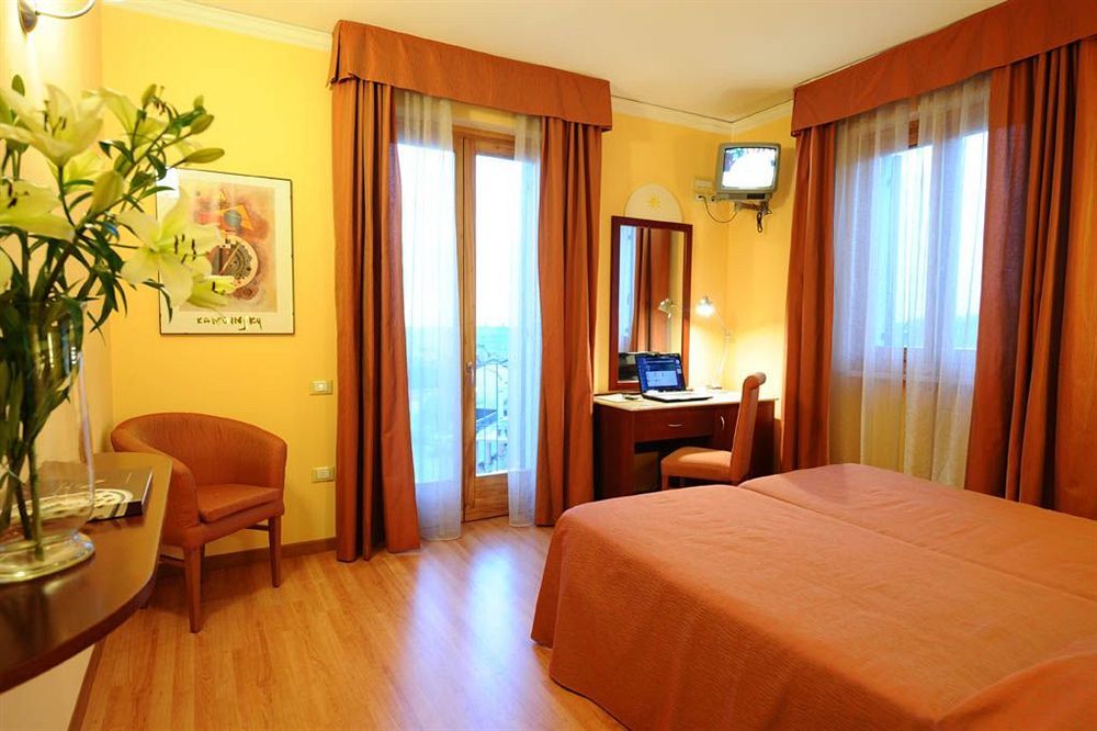 Hotel Al Sole - Enjoy Holiday Cavaion Veronese Eksteriør bilde